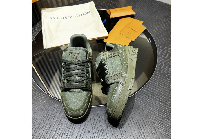LV snekaers 132