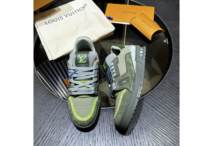 LV snekaers 169