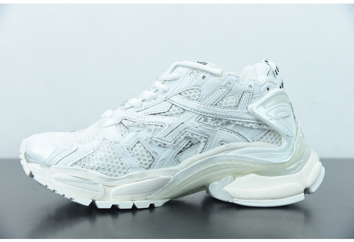SNEAKER RUNNER 12
