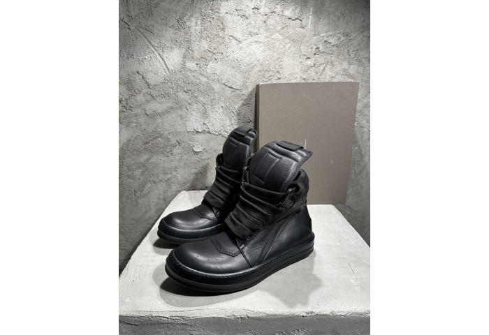Rick Owen R000038