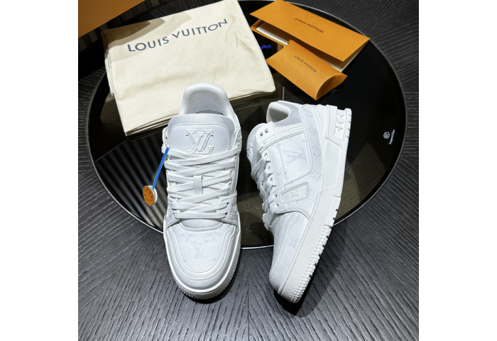 LV snekaers 151