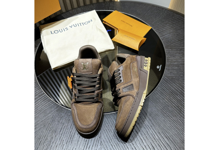 LV snekaers 153