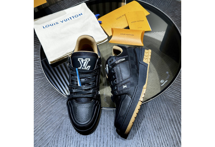 LV snekaers 157