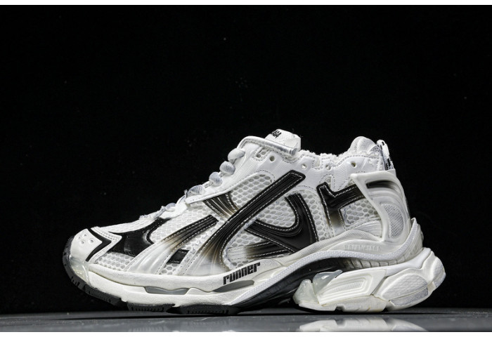 BALENCIAGA 43