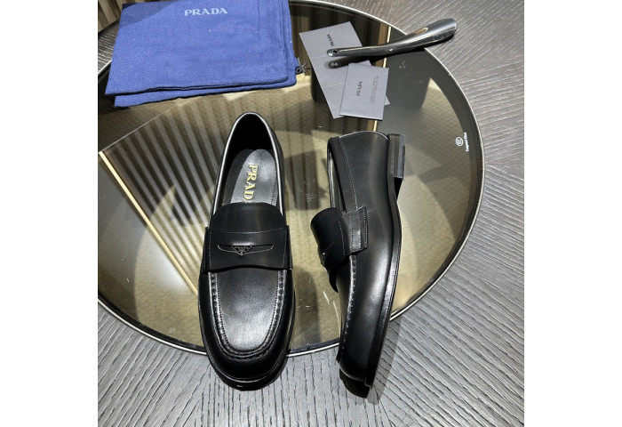 Prada 66