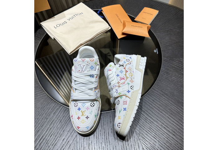 LV snekaers 136