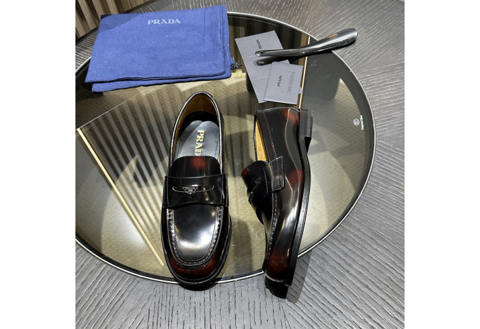 Prada 64