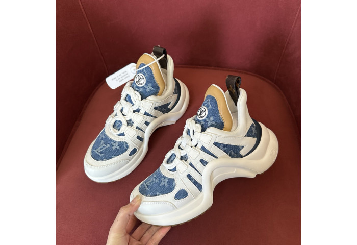LV snekaers 144