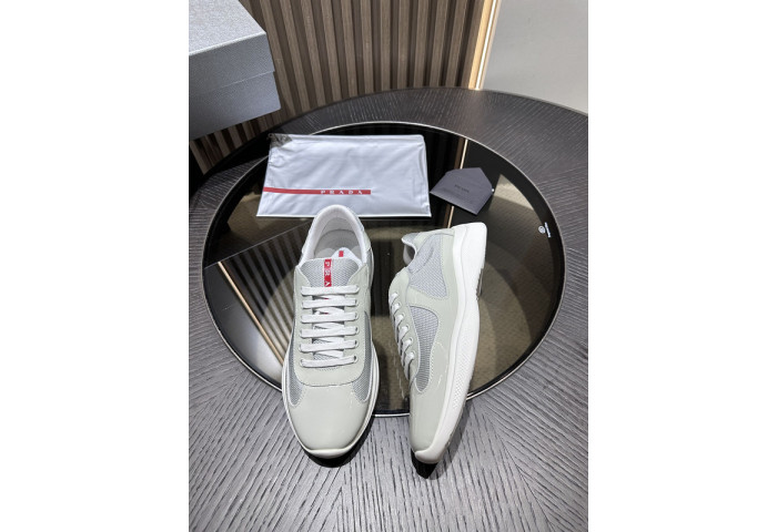 Prada 52