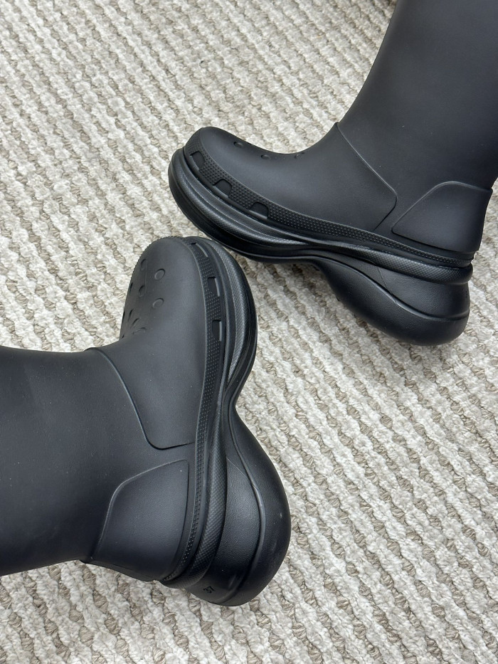 BALENCIAGA BOOT -01
