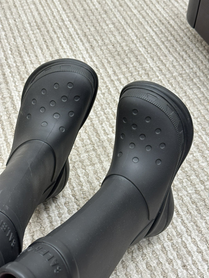 BALENCIAGA BOOT -01