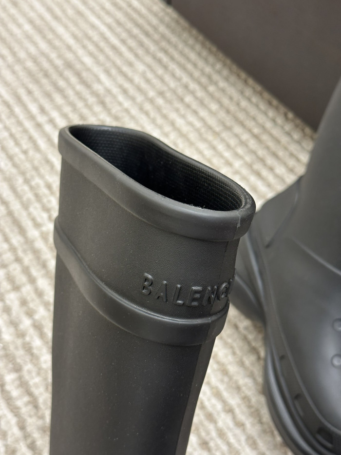 BALENCIAGA BOOT -01