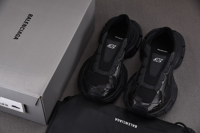 BALENCIAGA 3XL 42