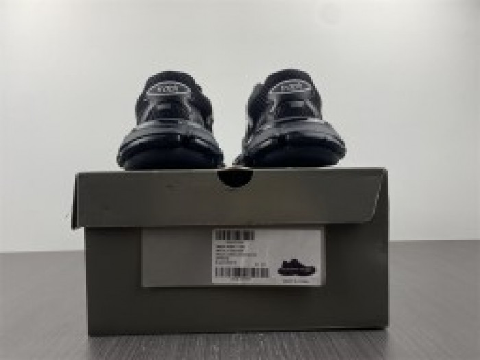 BALENCIAGA SNEAKER -B002