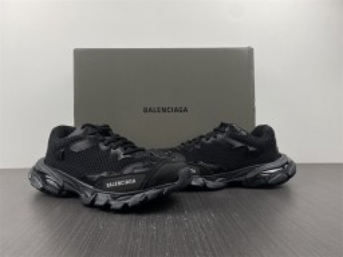 BALENCIAGA SNEAKER -B002