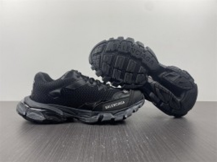 BALENCIAGA SNEAKER -B002