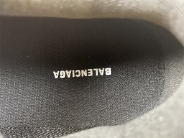 BALENCIAGA SNEAKER -B002