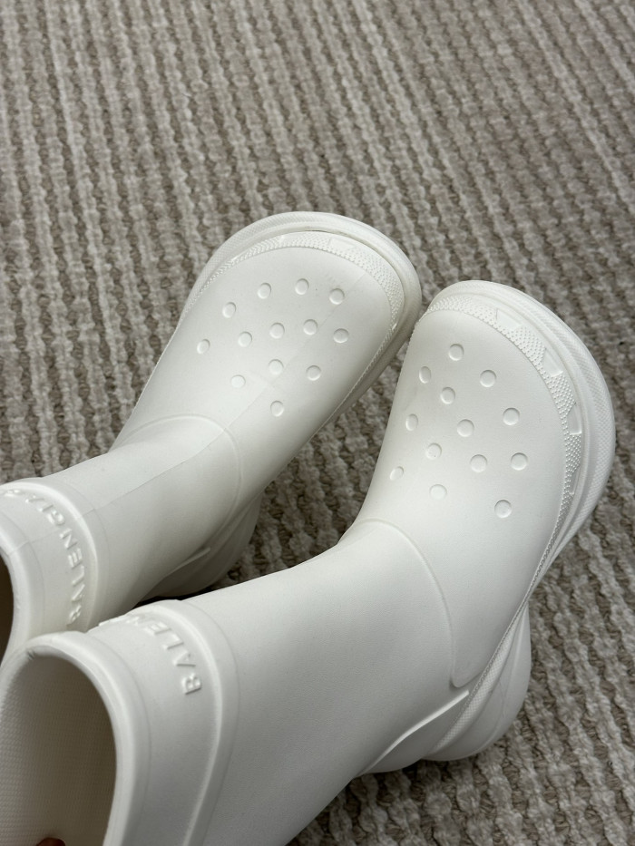 BALENCIAGA BOOT -04