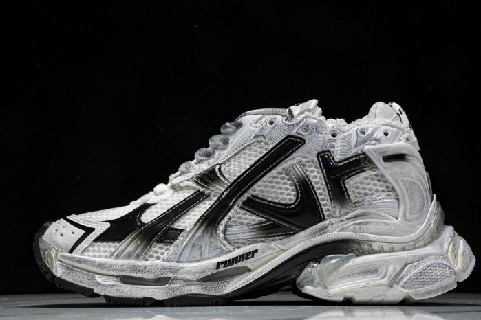 BALENCIAGA 44