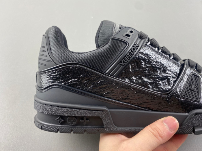 LV snekaers 209