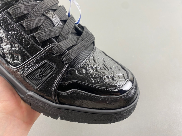 LV snekaers 209