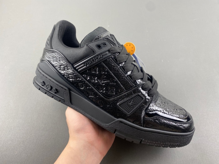 LV snekaers 209