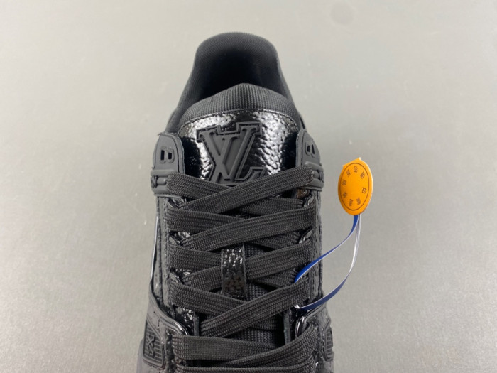 LV snekaers 209