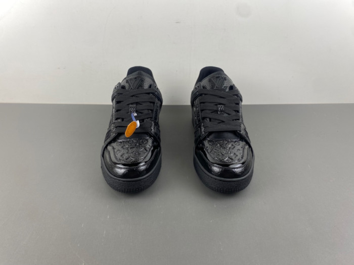 LV snekaers 209