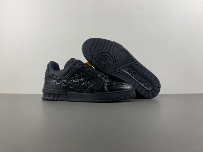 LV snekaers 209