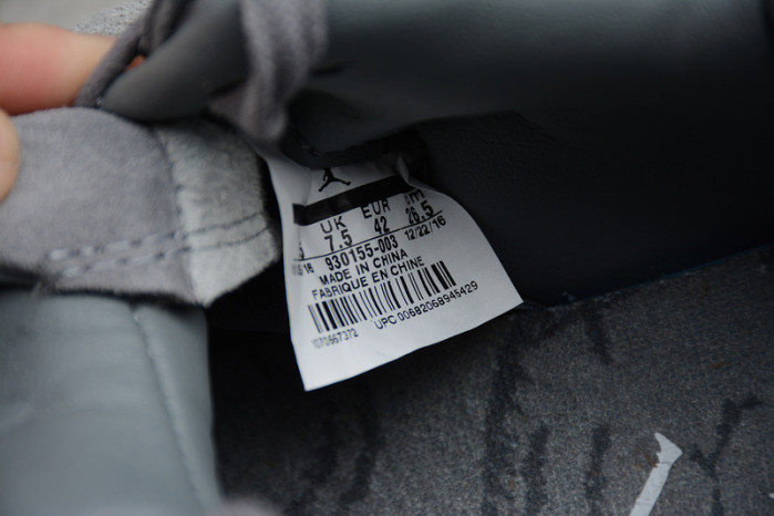 jordan 4 retro kaws-930155-003