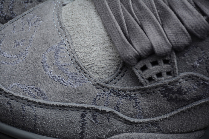 jordan 4 retro kaws-930155-003