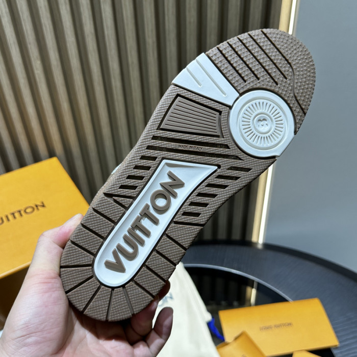 LV snekaers 152