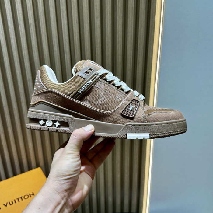 LV snekaers 152