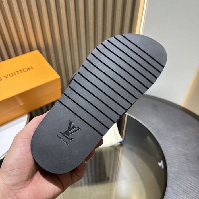 L&V sandal 62