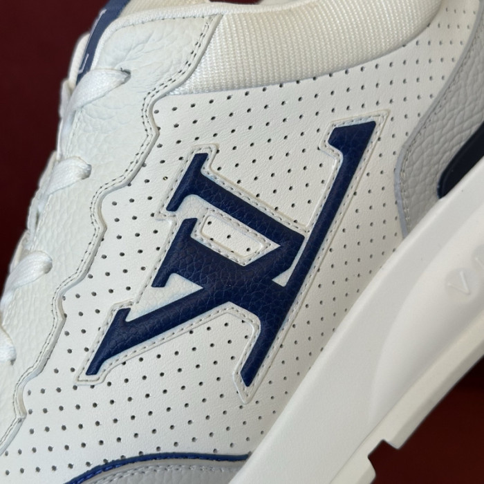 LV snekaers 142
