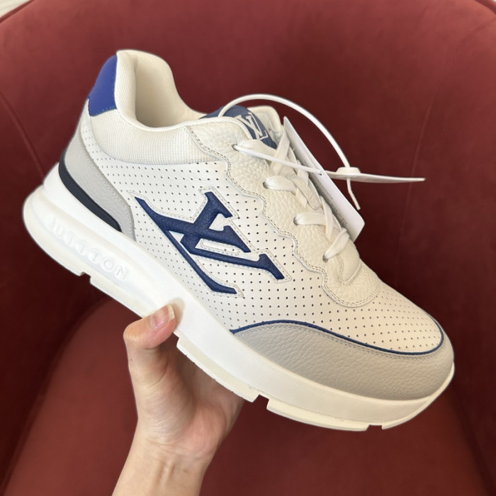 LV snekaers 142