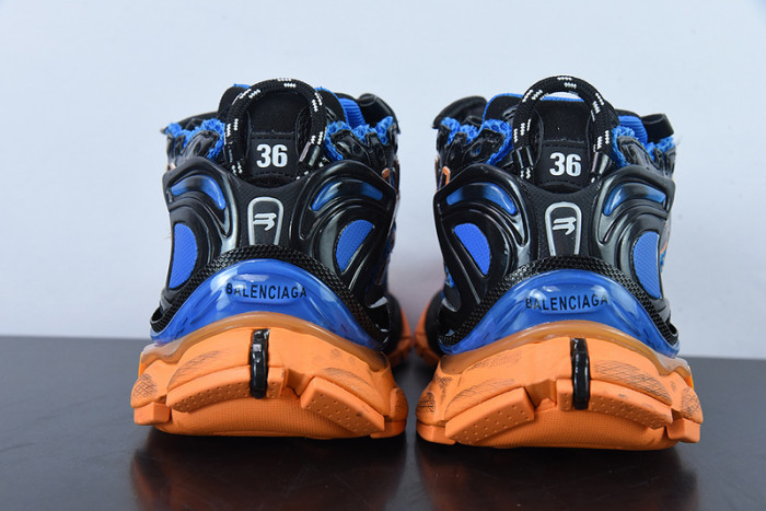 SNEAKER RUNNER 06