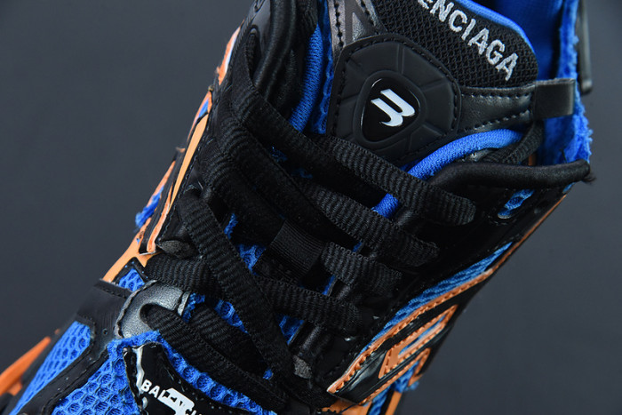 SNEAKER RUNNER 06
