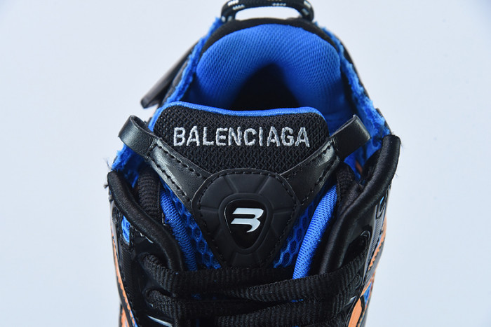 SNEAKER RUNNER 06
