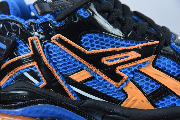 SNEAKER RUNNER 06