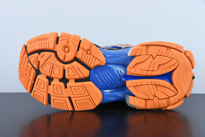 SNEAKER RUNNER 06
