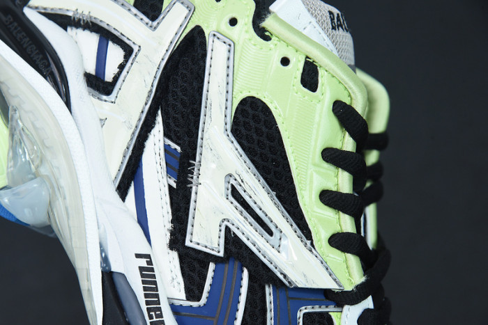 SNEAKER RUNNER 21