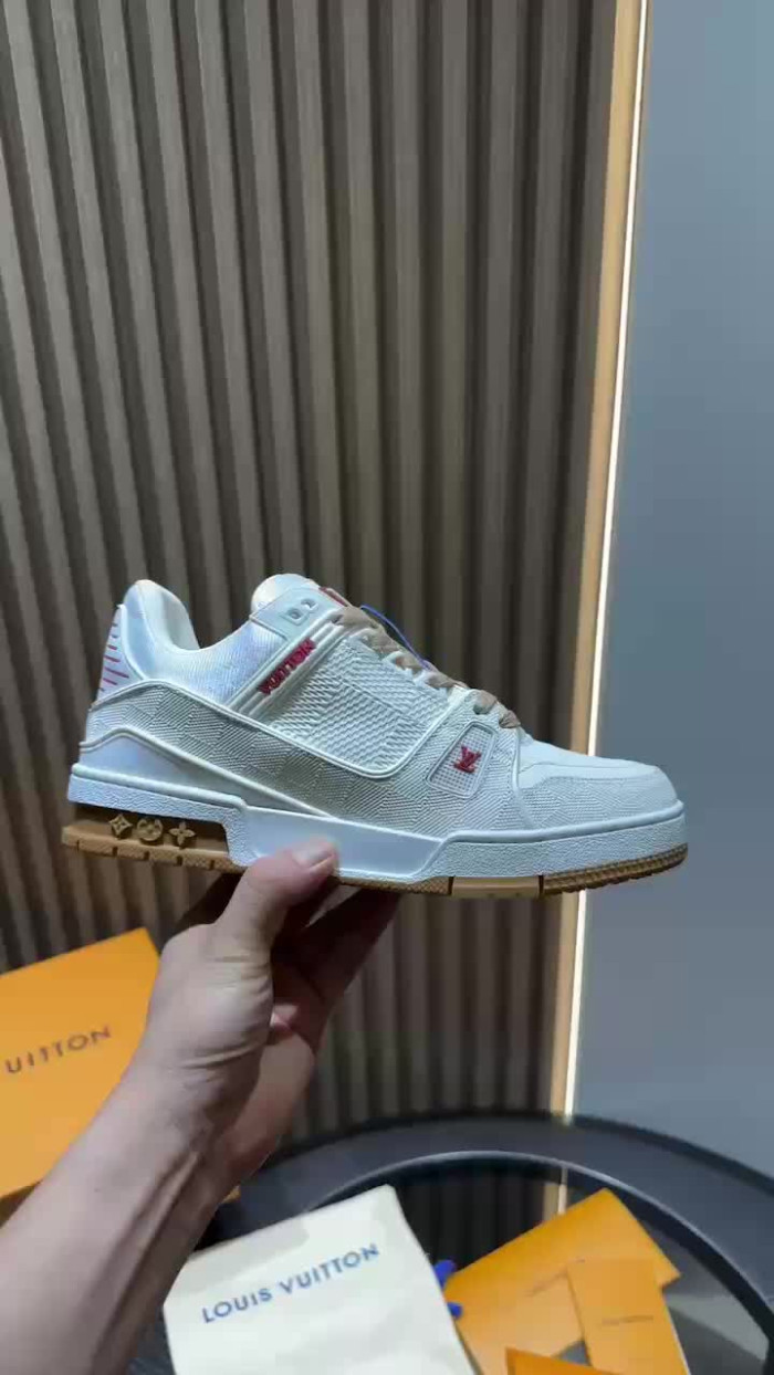 LV snekaers 158