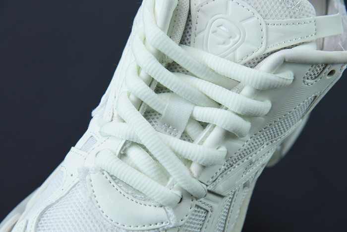 SNEAKER RUNNER 14