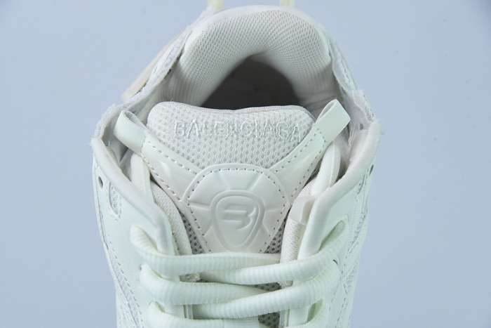 SNEAKER RUNNER 14