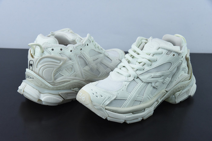 SNEAKER RUNNER 14