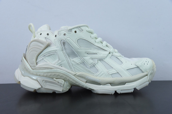 SNEAKER RUNNER 14