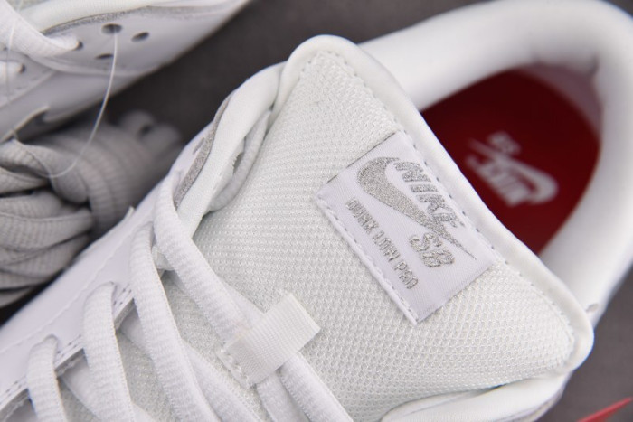 NK SB Dunk Low Supreme 94 White Metallic Silver- HQ8487-100