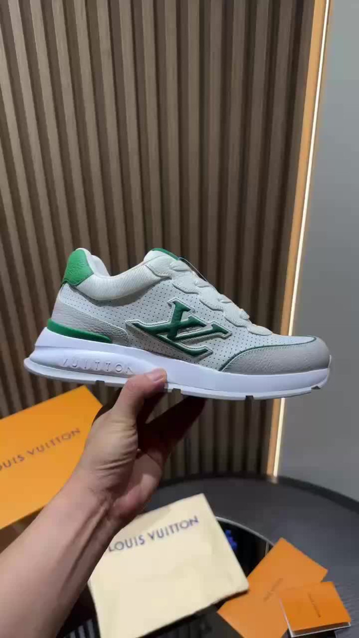 LV snekaers 162