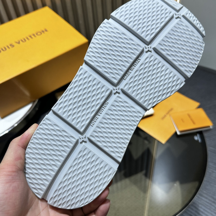 LV snekaers 162